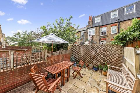 3 bedroom maisonette for sale, Salterford Road, London SW17