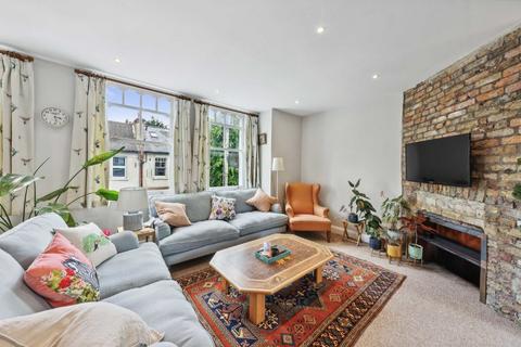 3 bedroom maisonette for sale, Salterford Road, London SW17