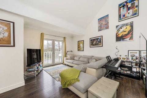 3 bedroom flat for sale, Macmillan Way, London SW17