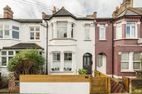 3 bedroom flat for sale, Lucien Road, London SW17