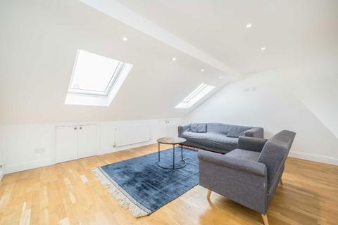 3 bedroom flat for sale, Lucien Road, London SW17