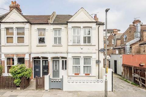 3 bedroom maisonette for sale, Bickley Street, London SW17