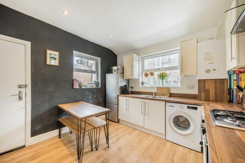 3 bedroom maisonette for sale, Bickley Street, London SW17