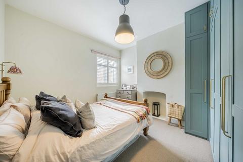 3 bedroom maisonette for sale, Bickley Street, London SW17