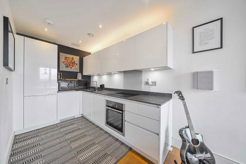 1 bedroom flat for sale, Cavendish Road, London SW19