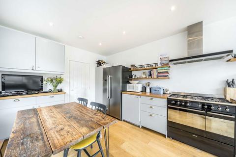 3 bedroom maisonette for sale, Boundary Road, London SW19