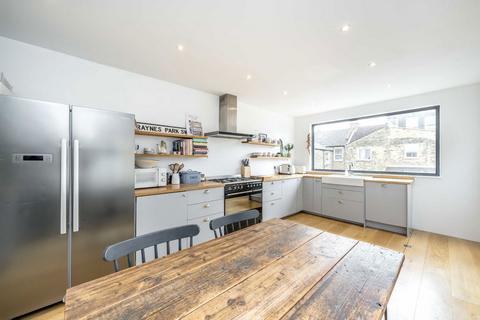 3 bedroom maisonette for sale, Boundary Road, London SW19