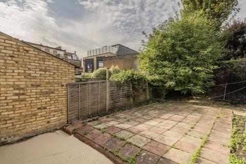 3 bedroom terraced house for sale, Moffat Road, London SW17