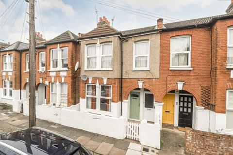 1 bedroom maisonette to rent, Khartoum Road, London SW17