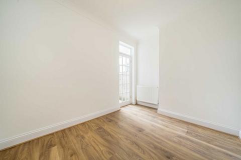 2 bedroom maisonette for sale, Fairlight Road, London SW17