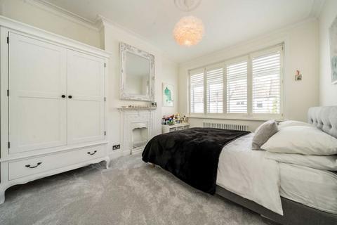 14 Deal Road, London, SW17 9JW