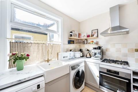 3 bedroom maisonette for sale, Boundary Road, London SW19