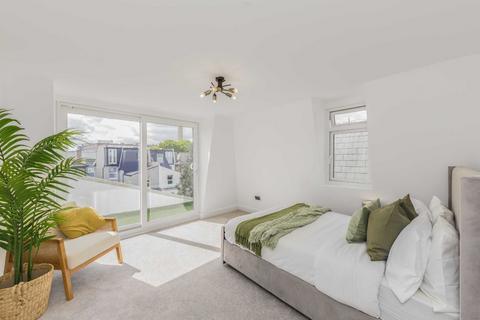 1 bedroom flat for sale, Fairlight Road, London SW17