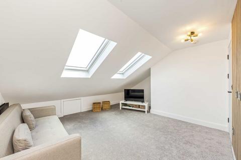 1 bedroom flat for sale, Fairlight Road, London SW17