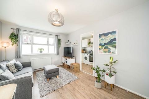 1 bedroom flat for sale, Henry Doulton Drive, London SW17