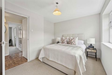 1 bedroom flat for sale, Henry Doulton Drive, London SW17