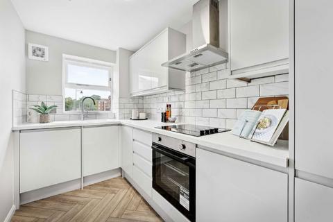 1 bedroom flat for sale, Henry Doulton Drive, London SW17