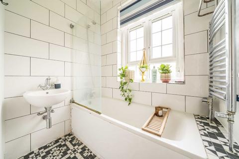 Flat 18, Sutton Courtney House Hazelhurst Road, London, SW17 0UB
