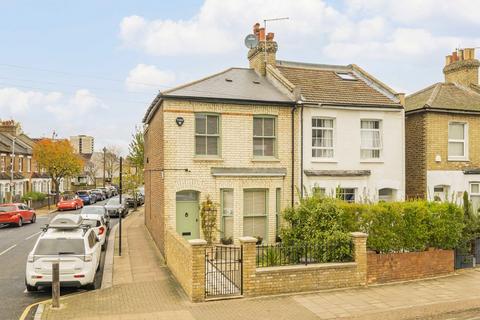 2 bedroom end of terrace house for sale, Fountain Road, London SW17