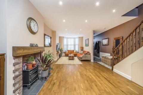 2 bedroom end of terrace house for sale, Fountain Road, London SW17