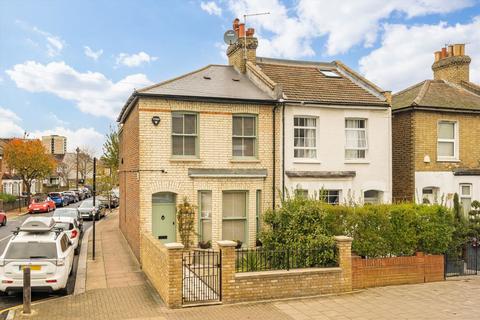 2 bedroom end of terrace house for sale, Fountain Road, London SW17