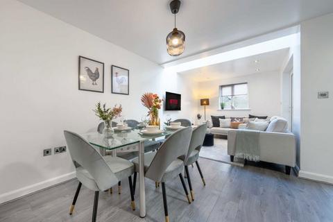 3 bedroom house for sale, Derinton Road, London SW17