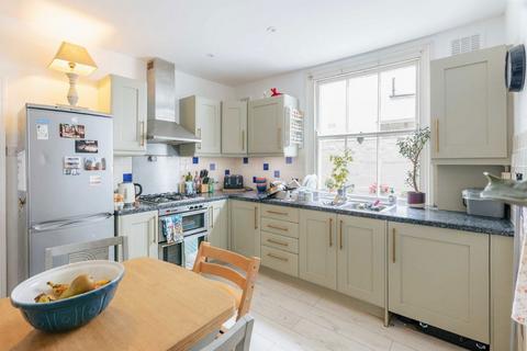 2 bedroom maisonette for sale, Loubet Street, London SW17