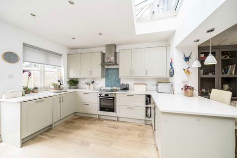 4 bedroom house for sale, Moring Road, London SW17