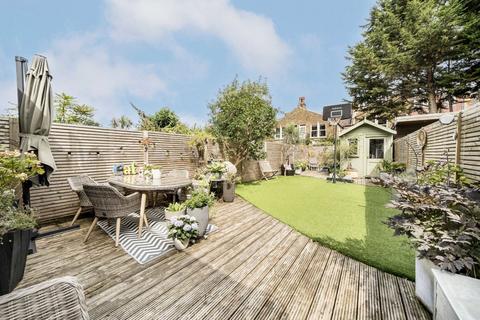 77 Moring Road, London, SW17 8DN