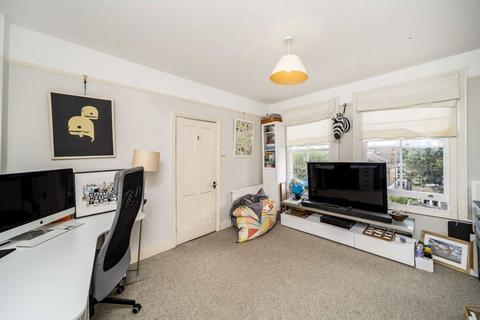 77 Moring Road, London, SW17 8DN