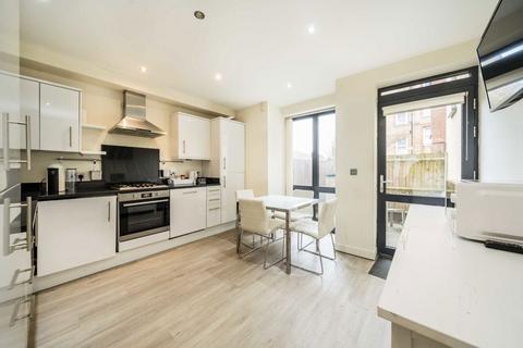 4 bedroom house for sale, Fishponds Road, London SW17