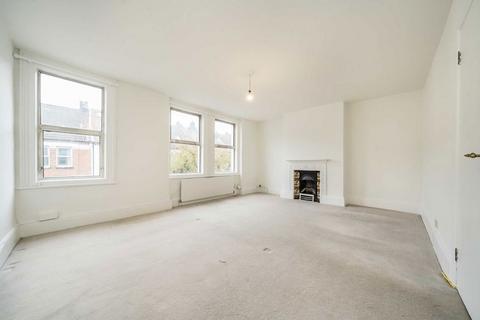 2 bedroom flat to rent, Coverton Road, London SW17