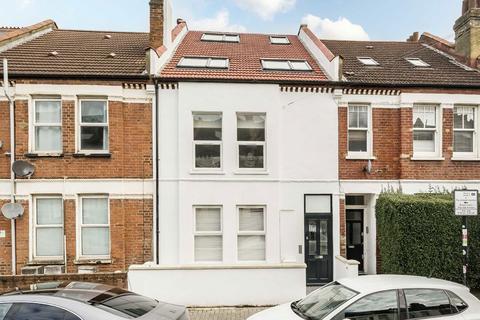 3 bedroom flat for sale, Coverton Road, London SW17