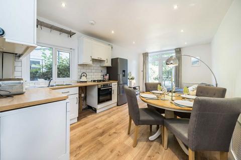 28 Bickersteth Road, London, SW17 9SG