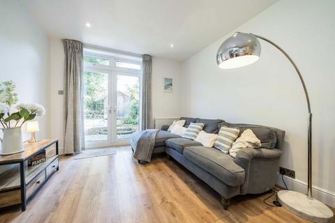 28 Bickersteth Road, London, SW17 9SG