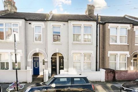 1 bedroom flat to rent, Fairlight Road, London SW17