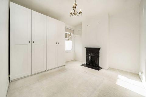 1 bedroom flat to rent, Fairlight Road, London SW17