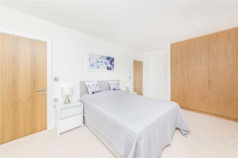 2 bedroom flat to rent, Winchester Square, London SE8