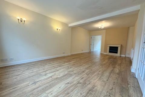 4 bedroom terraced house to rent, Milcote Road, Solihull, B91