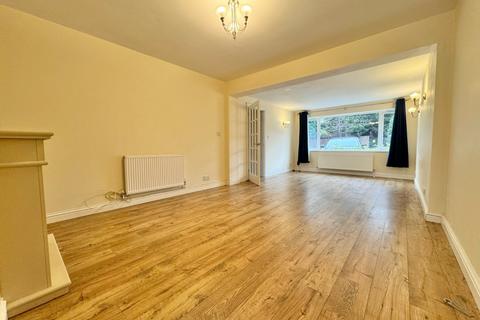 4 bedroom terraced house to rent, Milcote Road, Solihull, B91