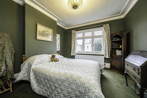 78 Whitton Road, Twickenham, TW1 1BS