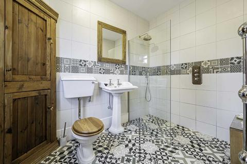 78 Whitton Road, Twickenham, TW1 1BS