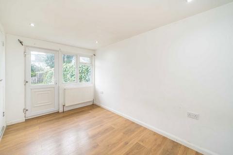 14 Cheyne Avenue, Twickenham, TW2 6AN