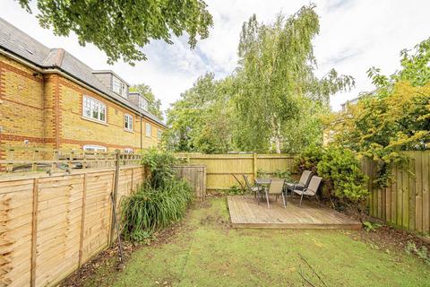 3 bedroom flat for sale, Brunswick Close, Twickenham TW2