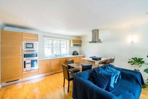 3 bedroom flat for sale, Brunswick Close, Twickenham TW2