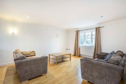 3 bedroom flat for sale, Brunswick Close, Twickenham TW2