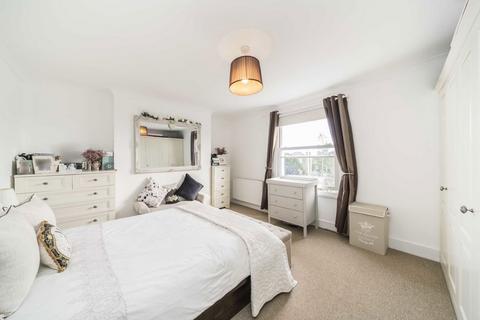 2 bedroom flat for sale, Manor Road, Twickenham TW2