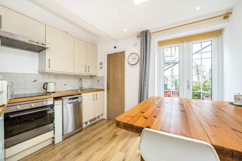 2 bedroom terraced house for sale, Staines Road, Twickenham TW2