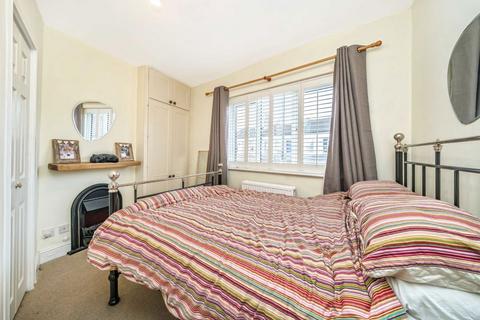 2 bedroom terraced house for sale, Staines Road, Twickenham TW2