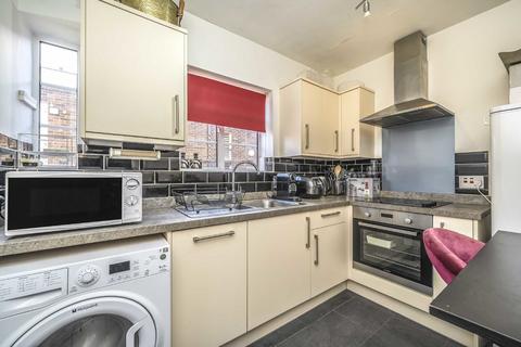 2 bedroom flat for sale, London Road, Twickenham TW1